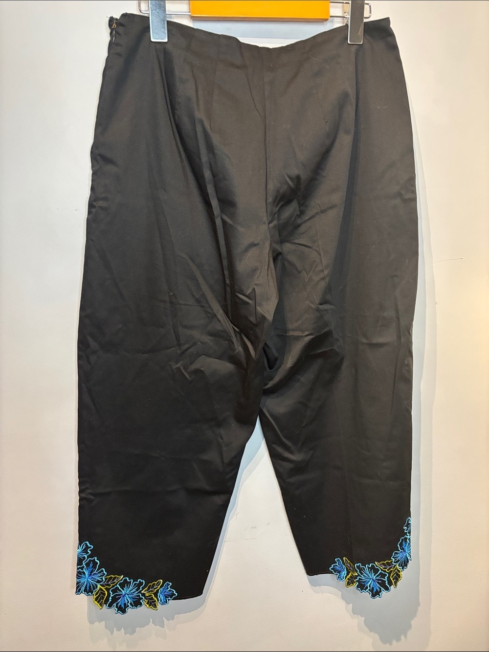 Ruby Rd Floral Embroidered Cotton Capris - Picture 3 of 7